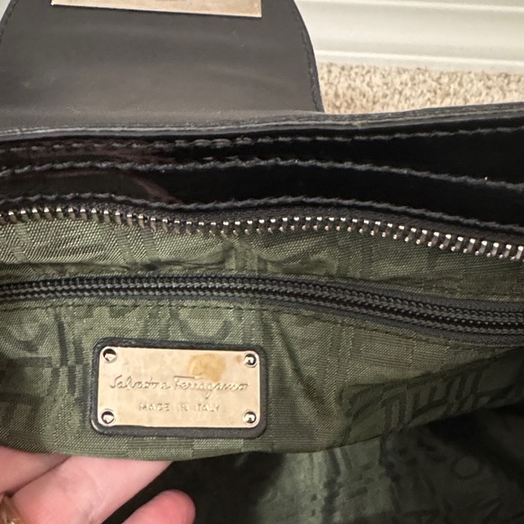 **♥️♥️Salvatore Ferragamo Black Patent Leather Handbag♥️♥️** - Picture 12 of 13